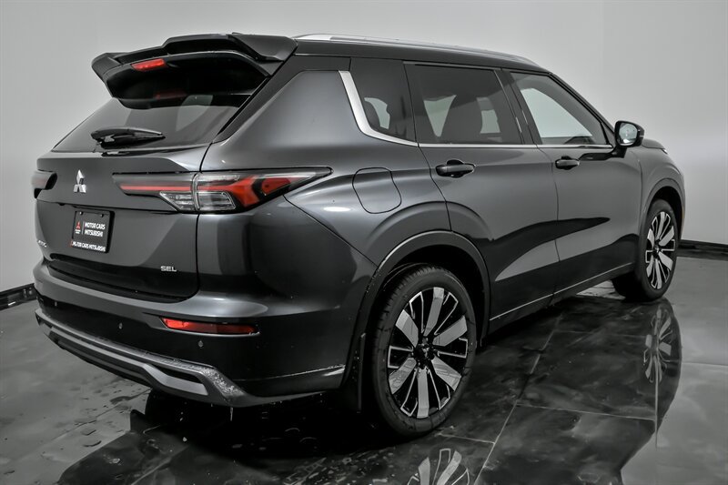 New 2026 Mitsubishi Outlander SEL FWD image 8