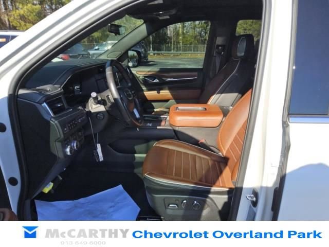 Used 2023 GMC Yukon Denali Ultimate image 3