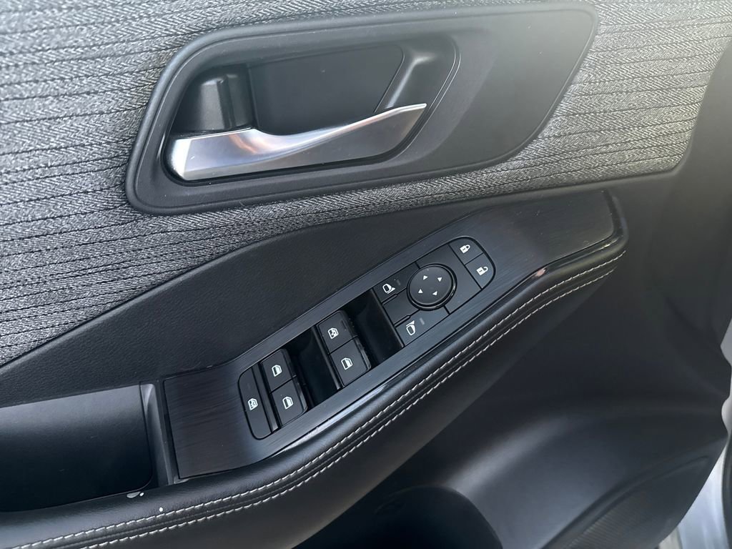 Used 2023 Nissan Rogue SV FWD image 18