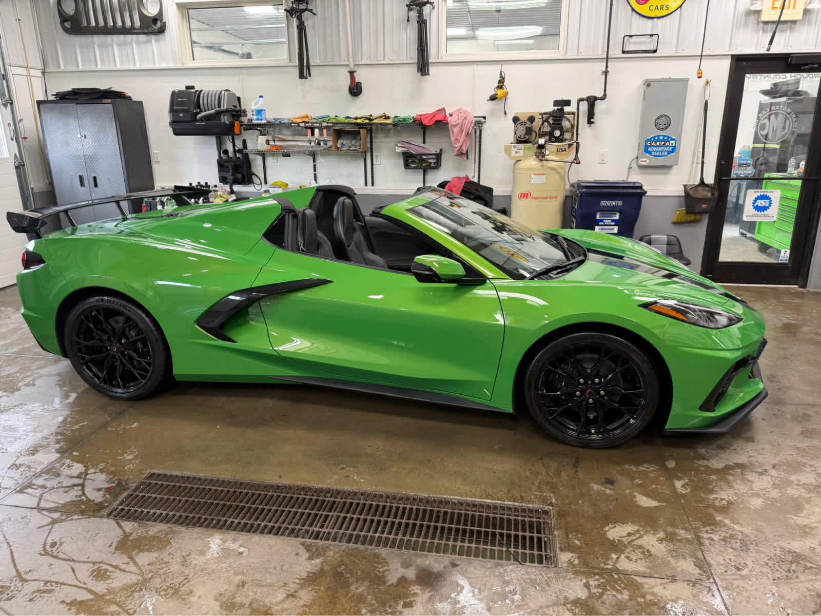 Used 2026 Chevrolet Corvette Stingray Convertible w/ 1LT RWD image 31