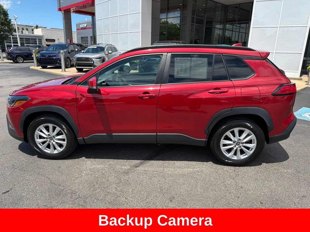 Used 2022 Toyota Corolla Cross LE FWD image 3