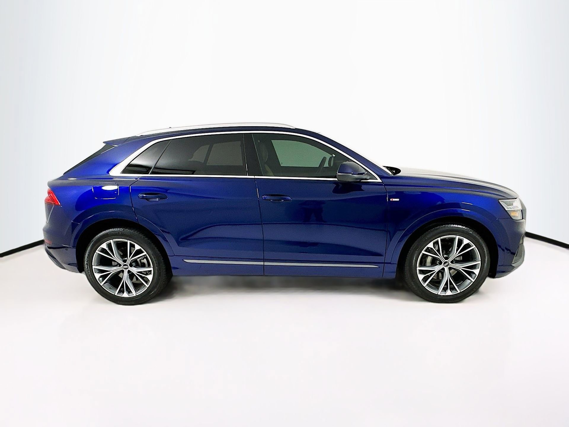 Used 2023 Audi Q8 Prestige w/ Prestige Package image 9
