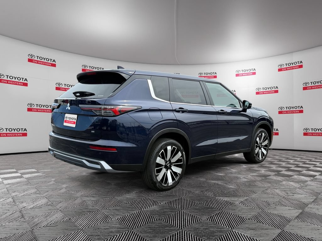 Used 2025 Mitsubishi Outlander SE AWD/4WD image 5