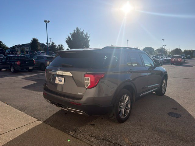 Used 2023 Ford Explorer XLT w/ Equipment Group 202A AWD/4WD image 4