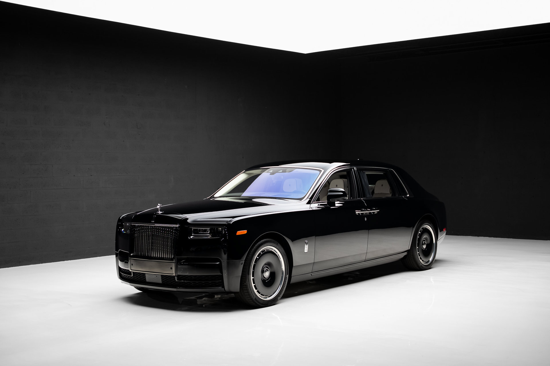 Used 2024 Rolls-Royce Phantom Extended Wheelbase RWD image 5