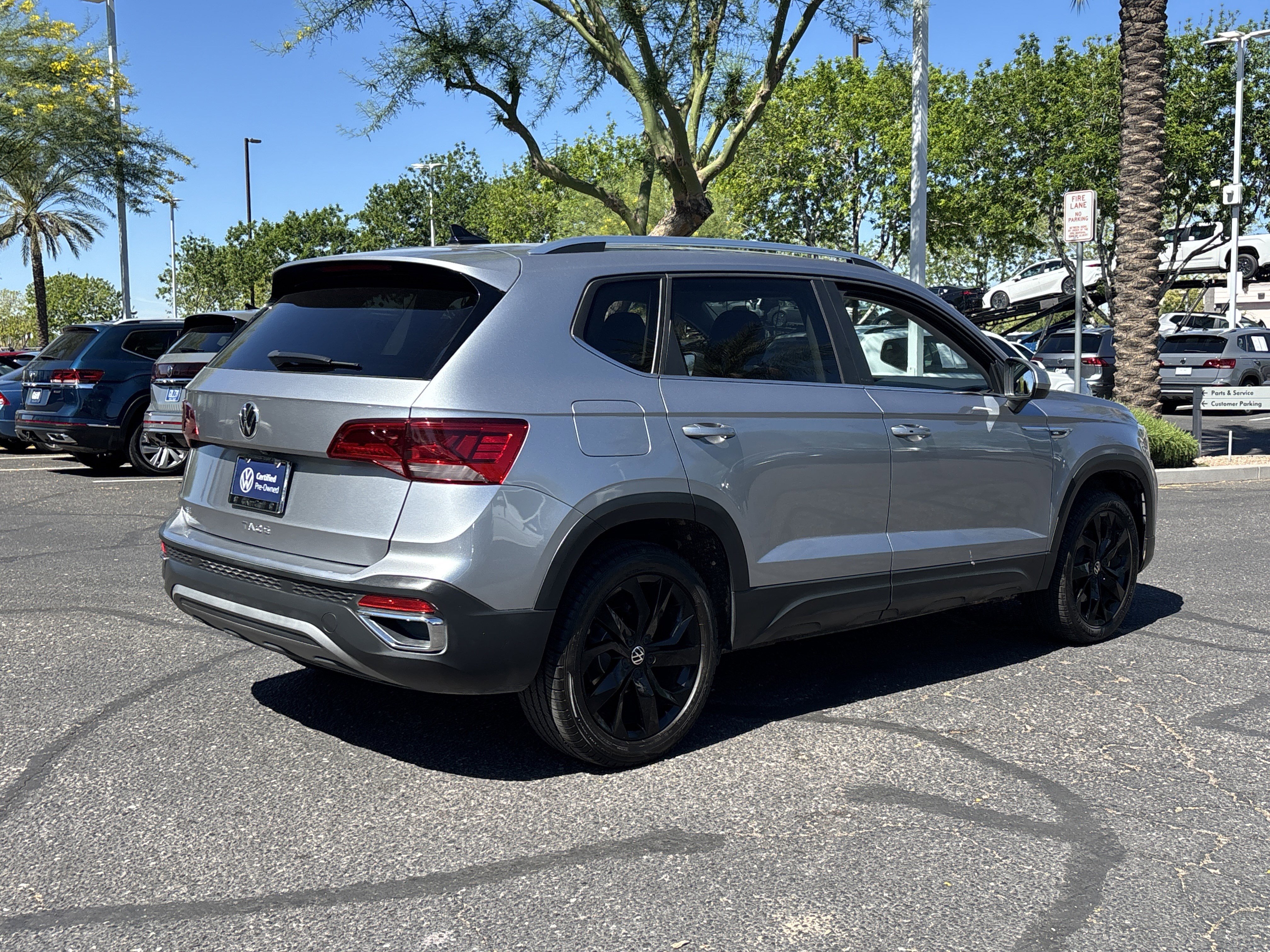 Certified 2022 Volkswagen Taos SE w/ Panoramic Sunroof Package image 4