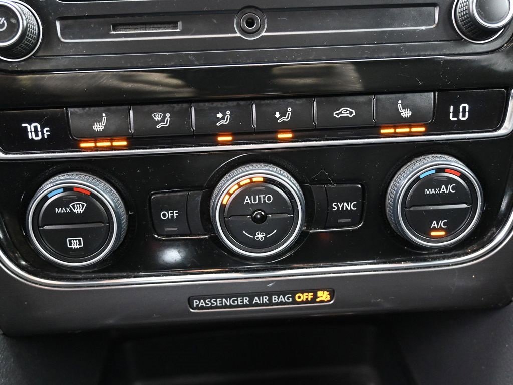 Used 2016 Volkswagen Passat 1.8T R-Line image 21