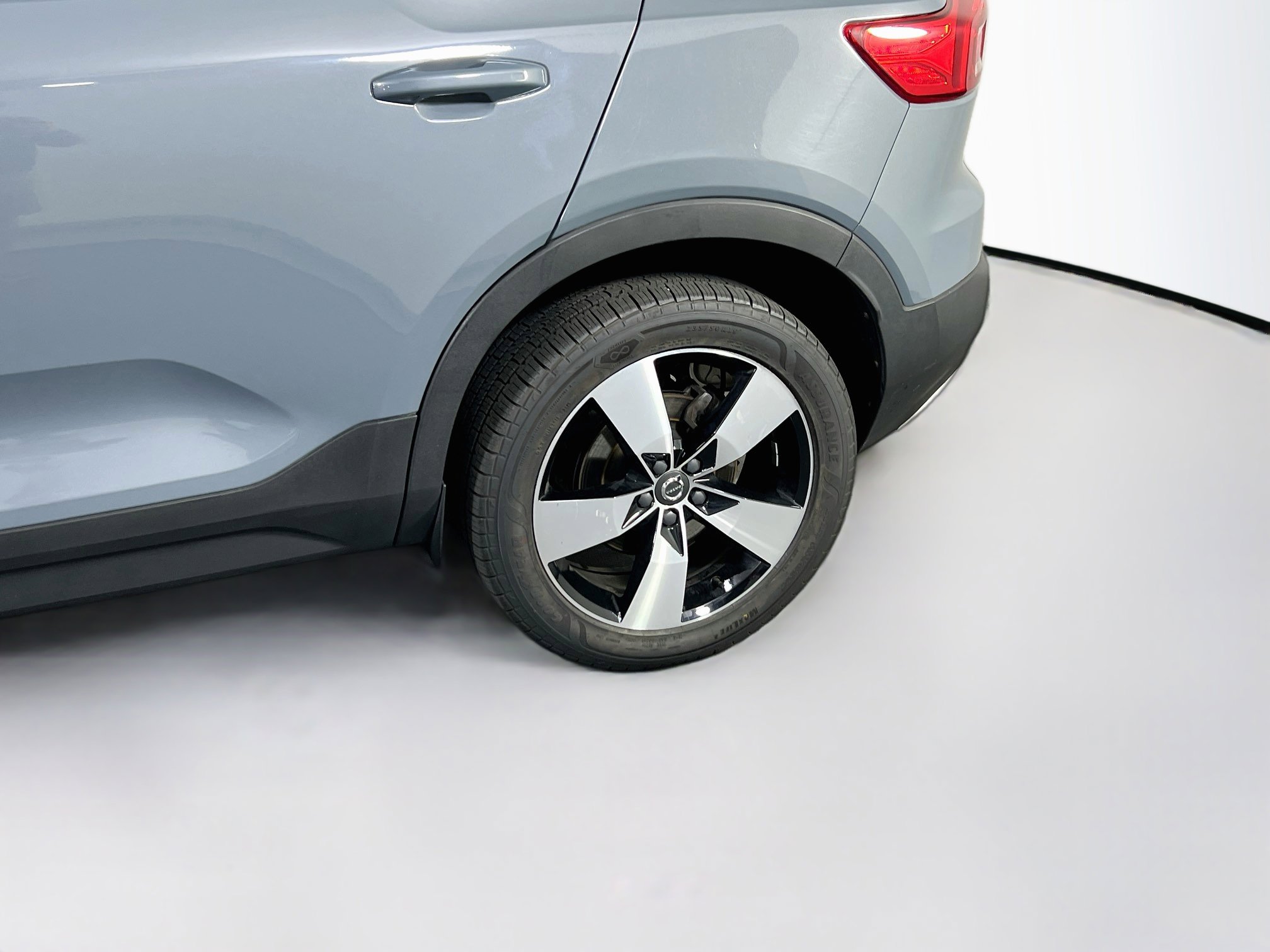 Used 2021 Volvo XC40 T5 Momentum w/ Protection Package Premier AWD/4WD image 31