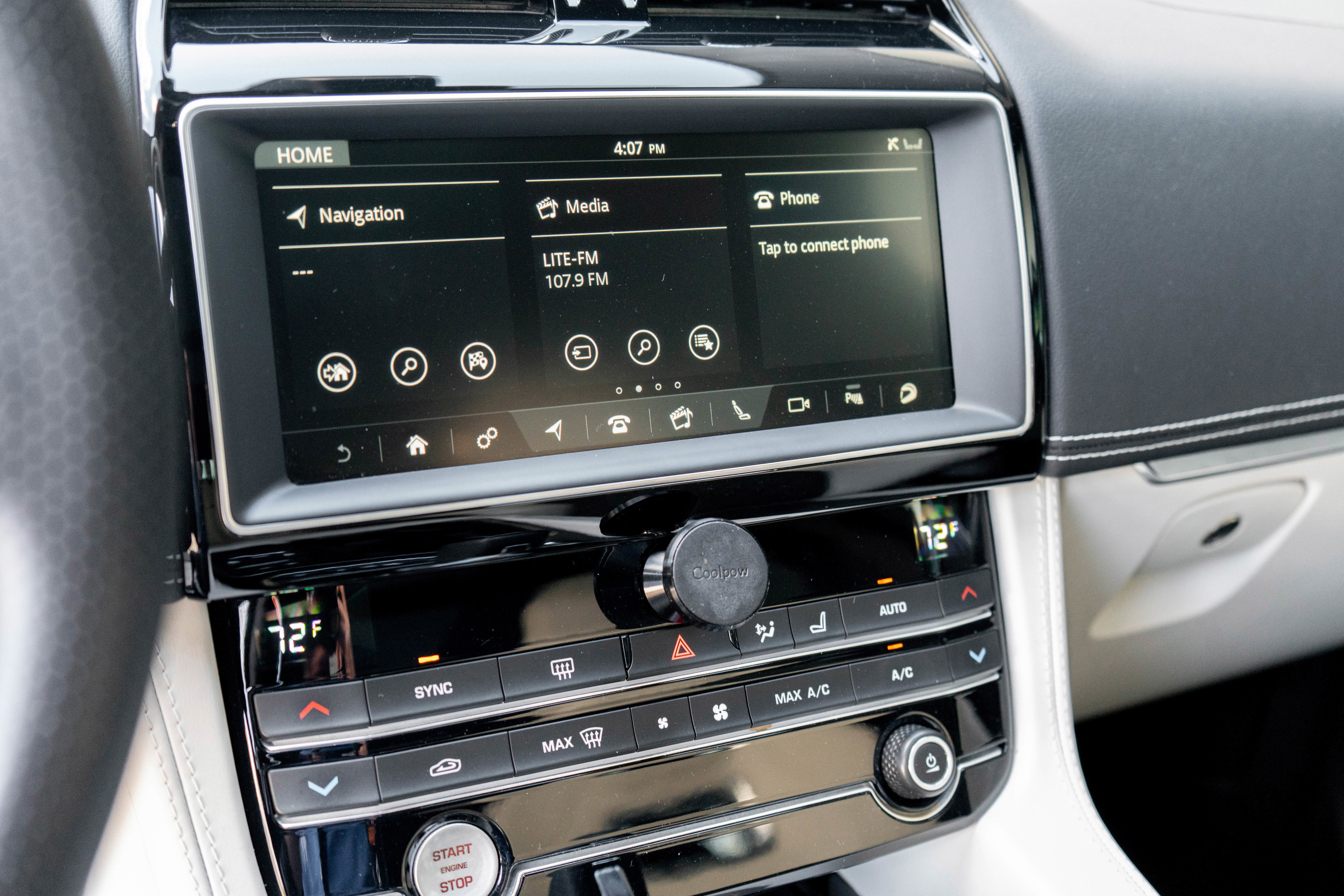 Used 2020 Jaguar F-PACE SVR image 18