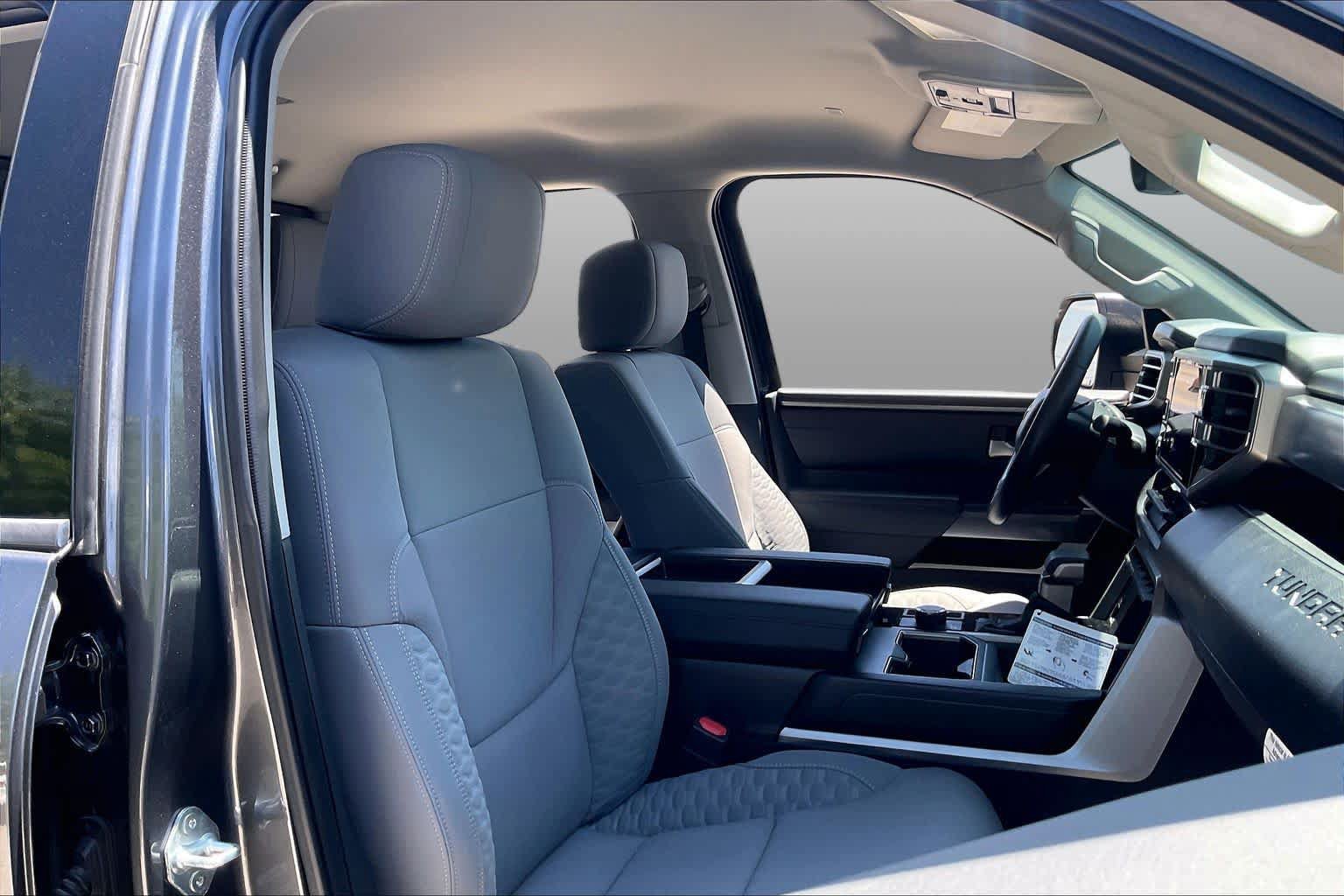 Used 2022 Toyota Tundra SR5 AWD/4WD image 9