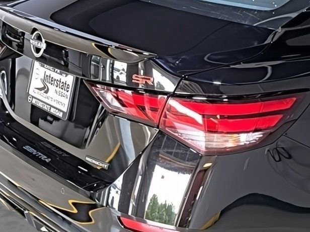 Used 2025 Nissan Sentra SR w/ Midnight Edition FWD image 13