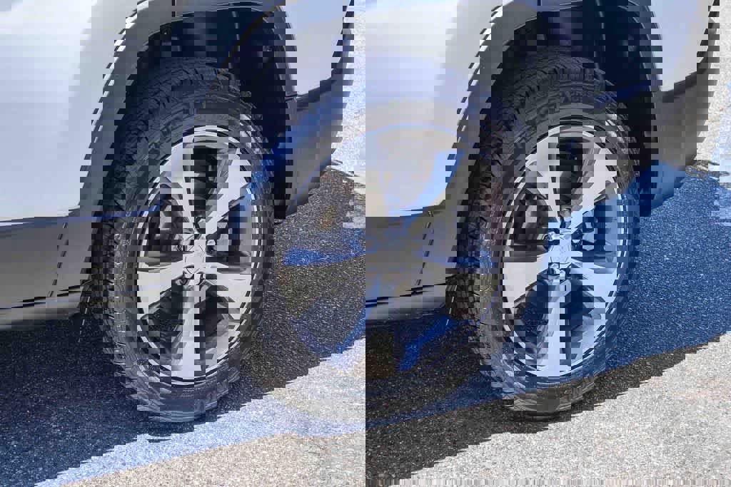 Used 2019 Jeep Cherokee Limited image 10