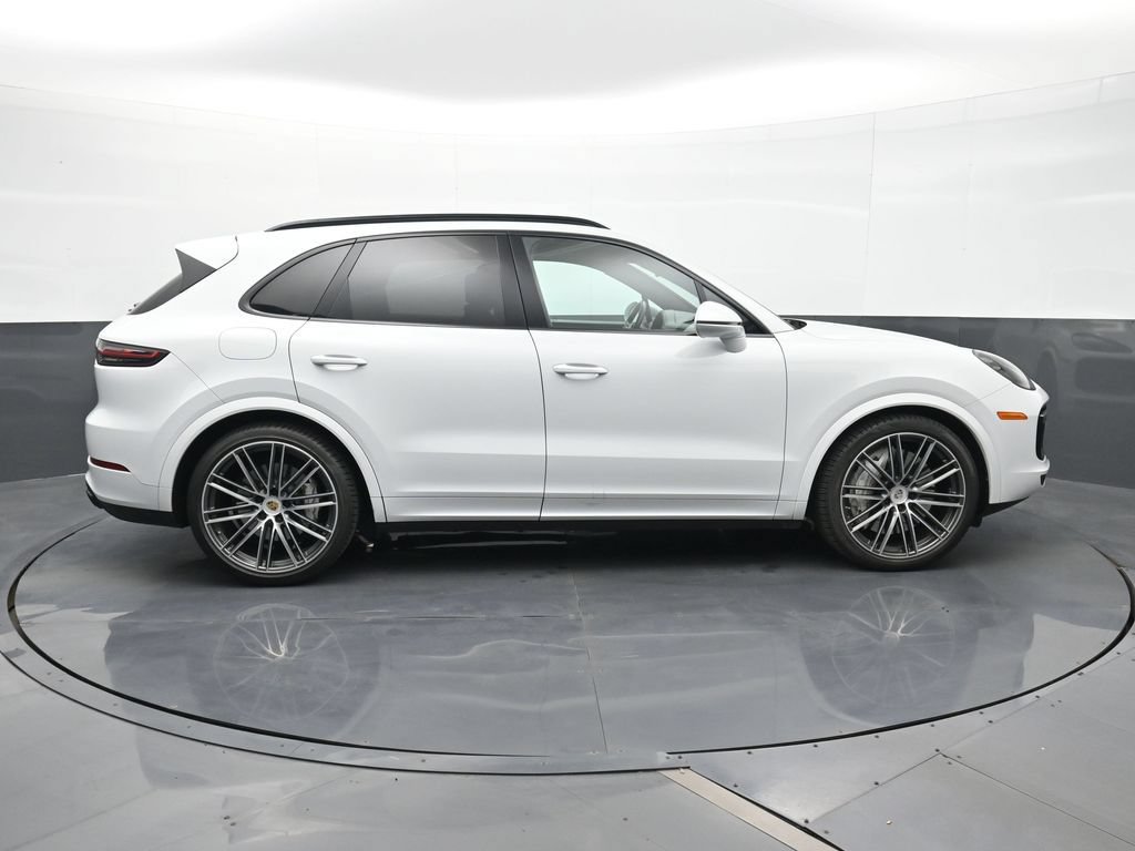 Certified 2021 Porsche Cayenne Turbo AWD/4WD image 24