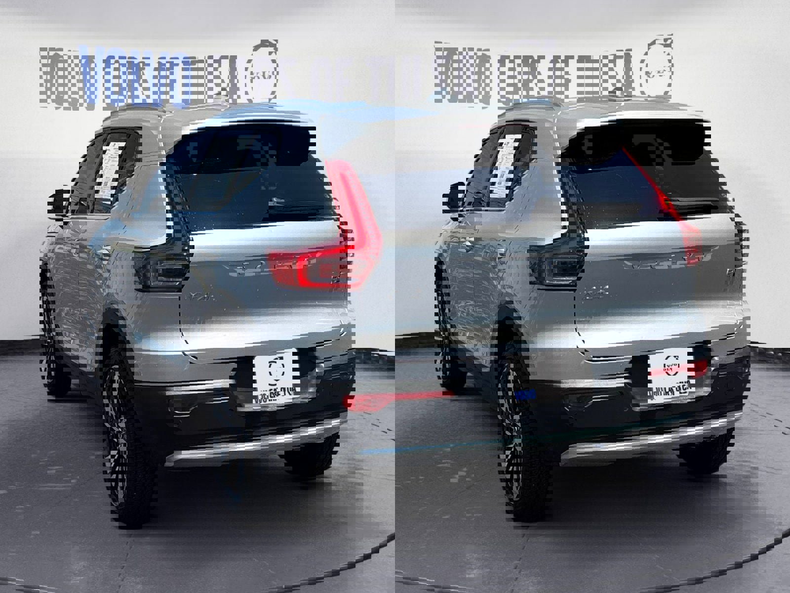 New 2025 Volvo XC40 B5 Plus w/ Protection Package Premier image 3