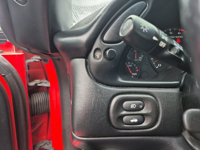 Used 2004 Chevrolet Corvette Coupe RWD image 24