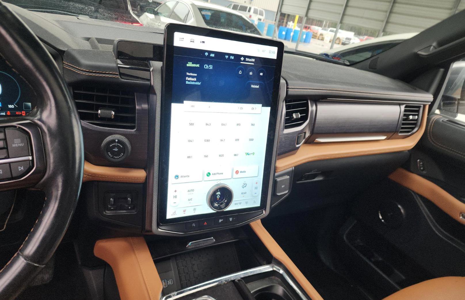 Used 2022 Ford Expedition Platinum image 15