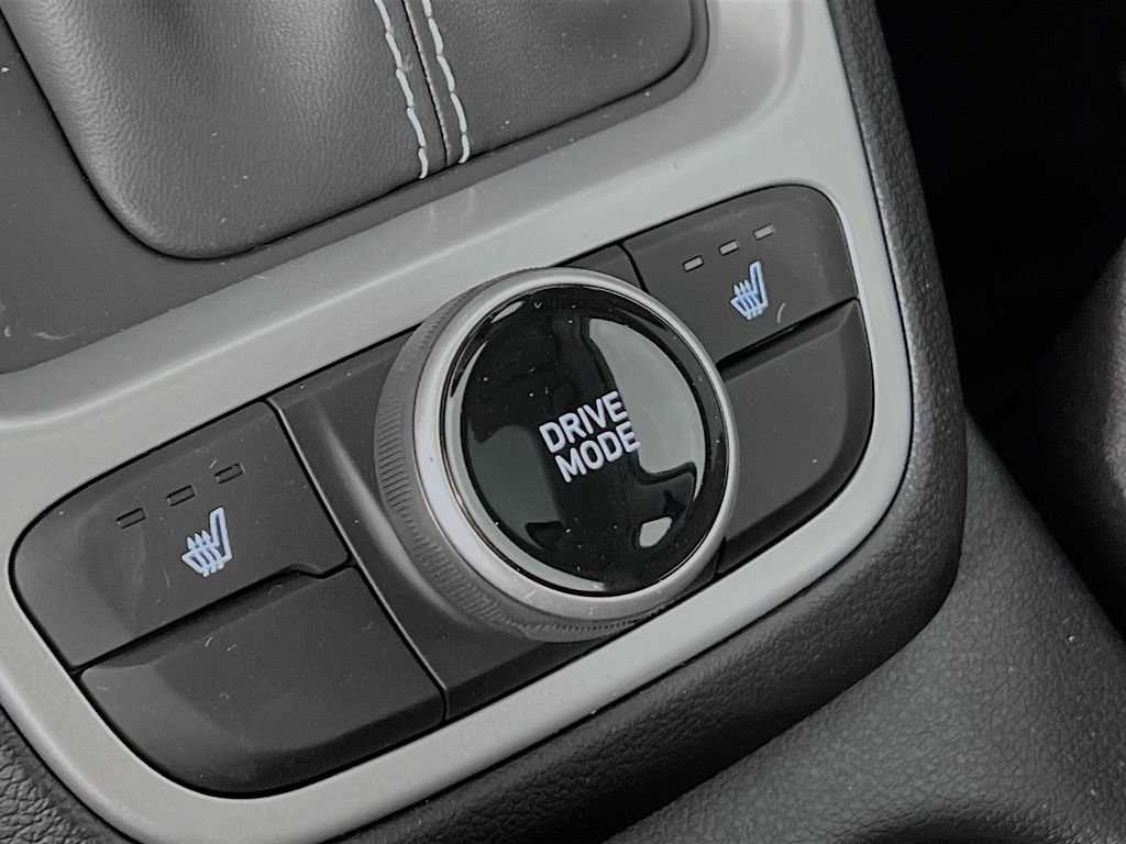 Certified 2026 Hyundai Venue SEL FWD image 19