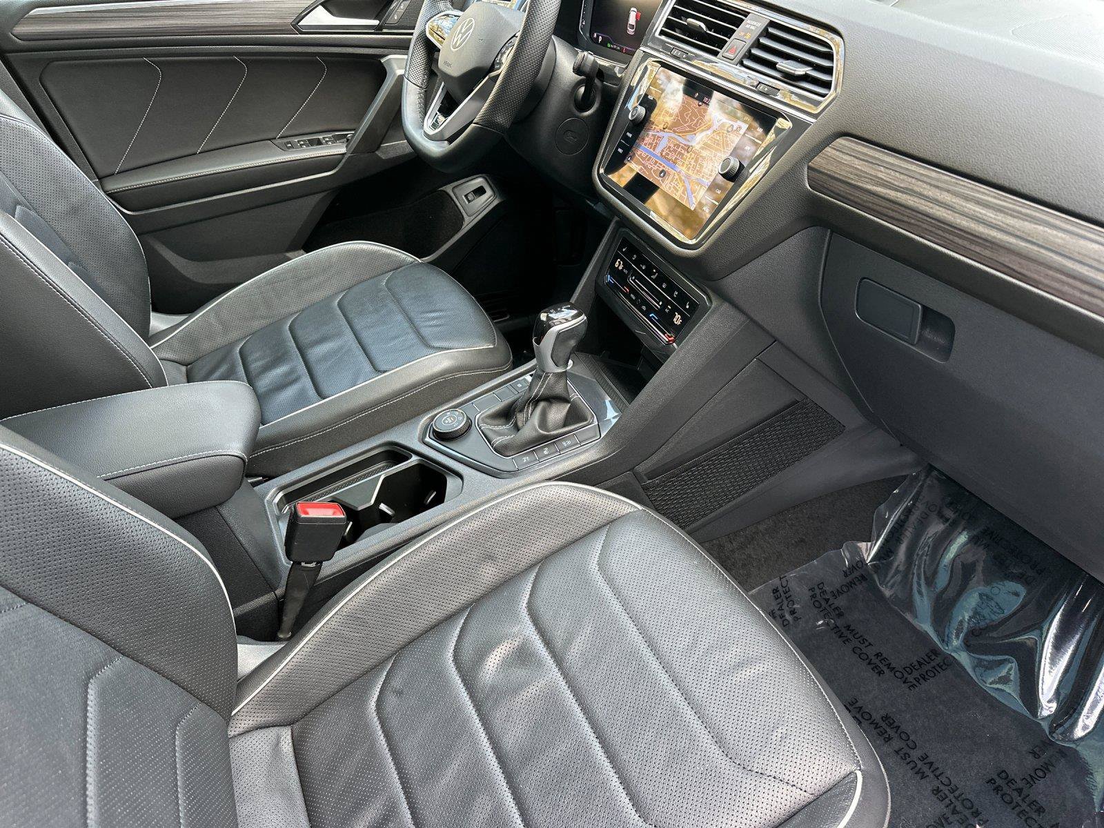 Used 2024 Volkswagen Tiguan SEL R-Line AWD/4WD image 15