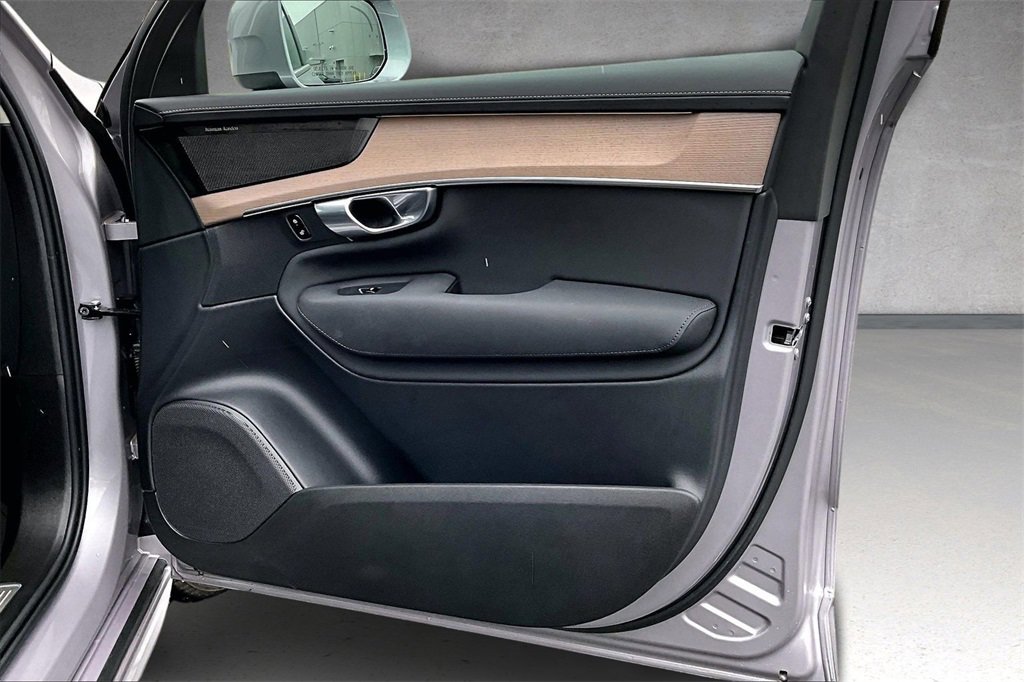 Used 2026 Volvo XC90 B5 Plus w/ Protection Package image 29