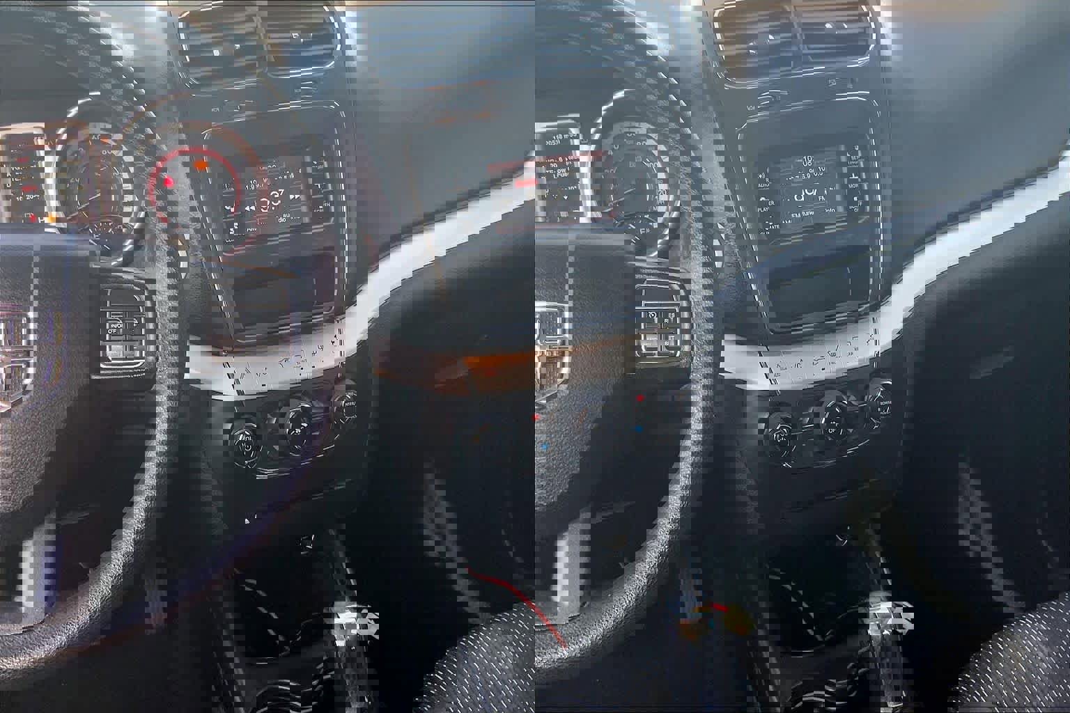 Used 2016 Dodge Journey SE w/ Flexible Seating Group image 7