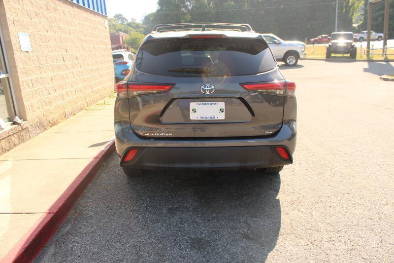 Used 2021 Toyota Highlander XLE FWD image 6
