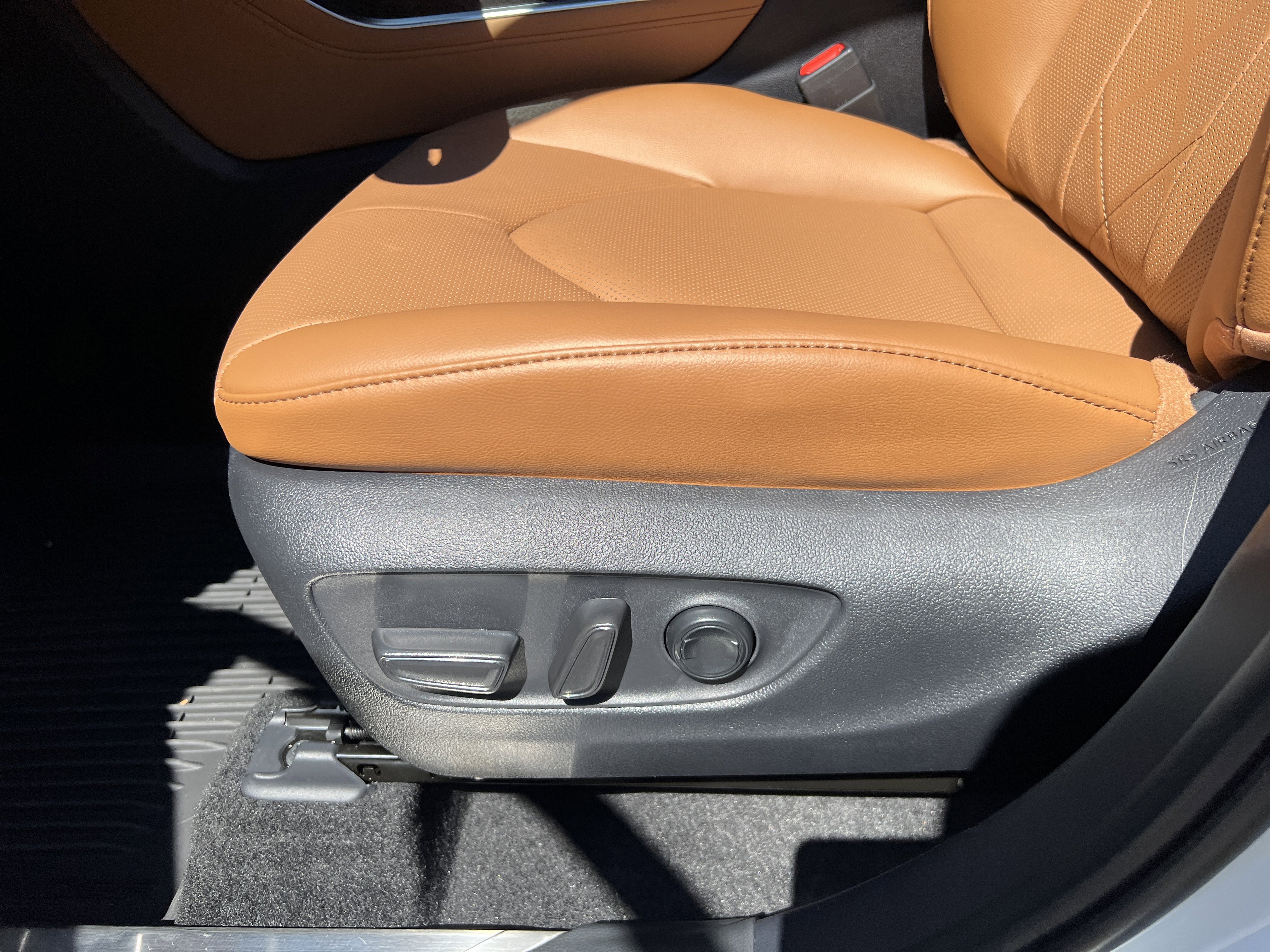 New 2026 Toyota Highlander Platinum image 12