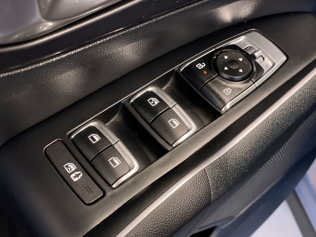 Certified 2024 Kia Sorento LX FWD image 18