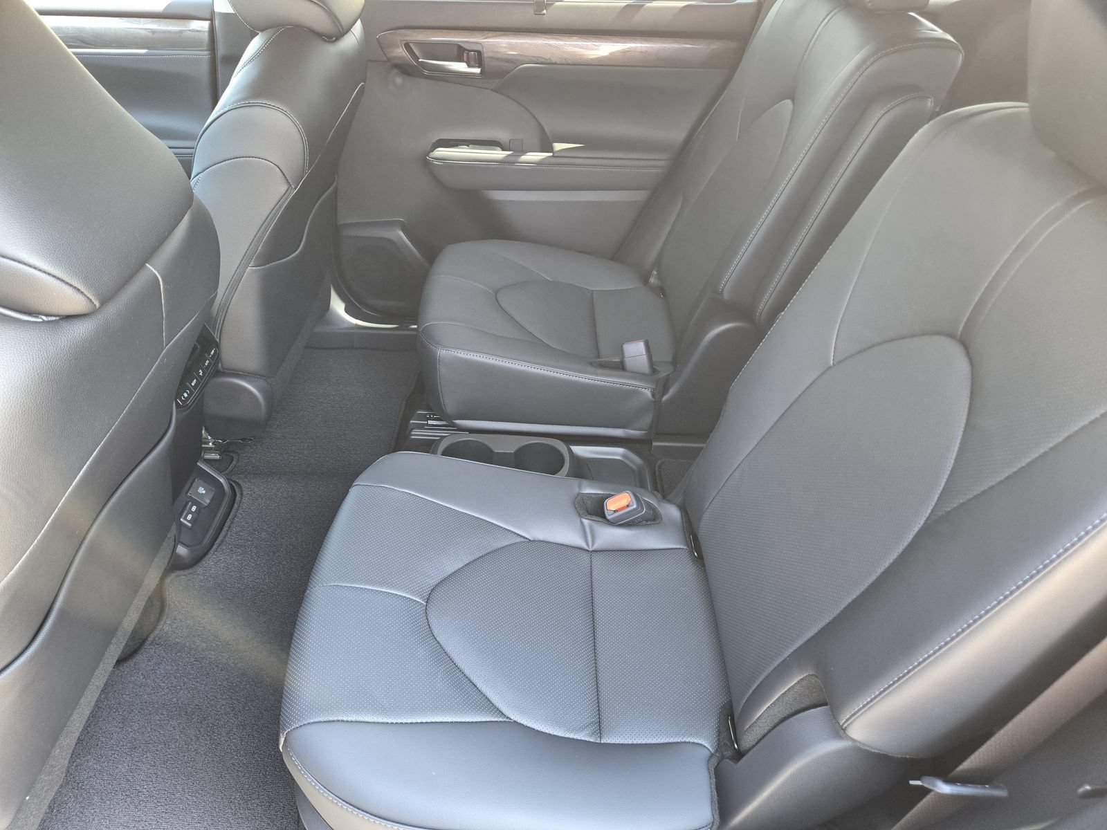 New 2026 Toyota Highlander Limited AWD/4WD image 25
