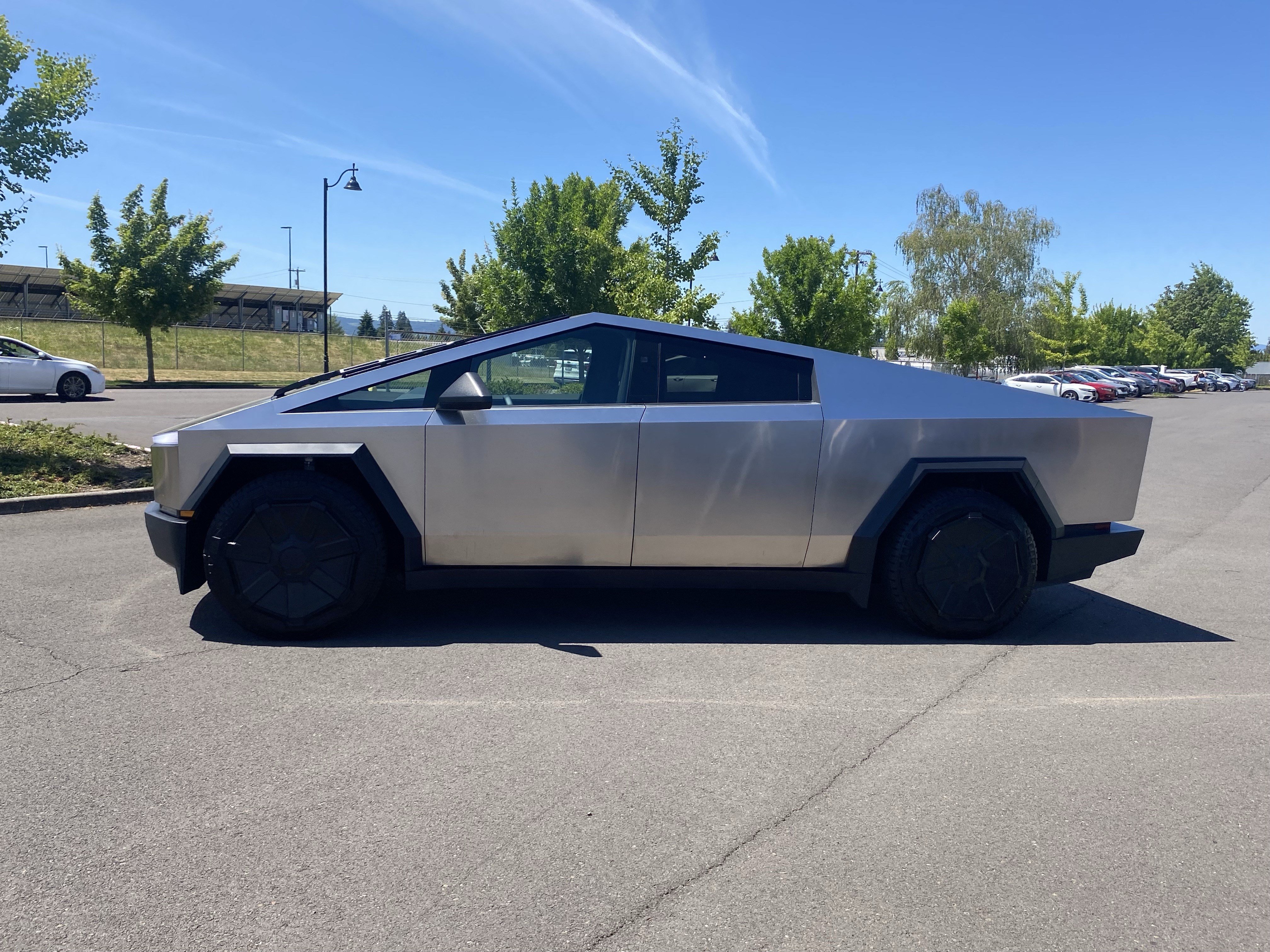 Used 2024 Tesla Cybertruck AWD Crew Cab image 2