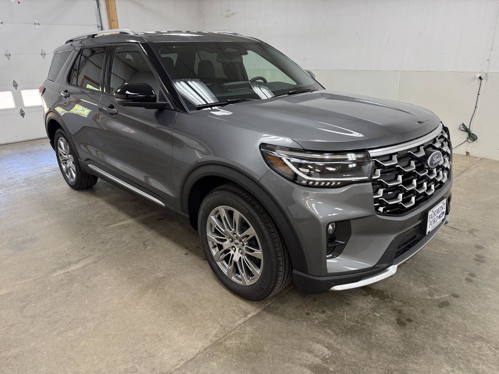 New 2026 Ford Explorer Platinum AWD/4WD image 2