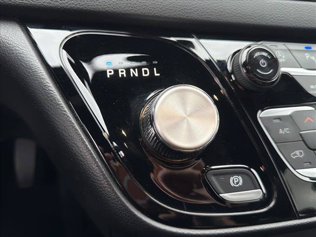 Used 2025 Chrysler Pacifica Select FWD image 17