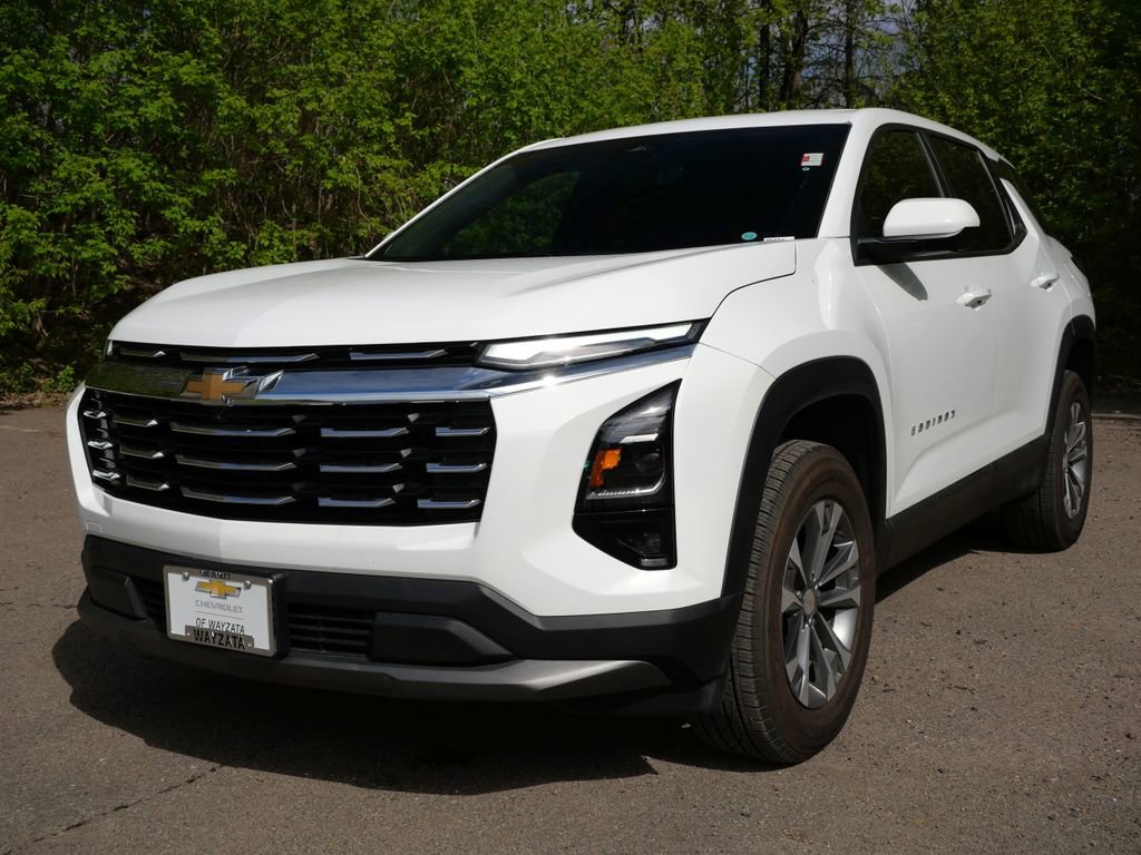 Used 2025 Chevrolet Equinox LT w/ Safety and Technology Package FWD image 3