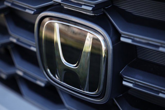 Used 2025 Honda Pilot EX-L image 15