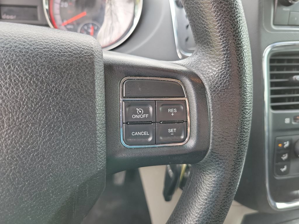 Used 2013 Dodge Grand Caravan SE FWD image 21