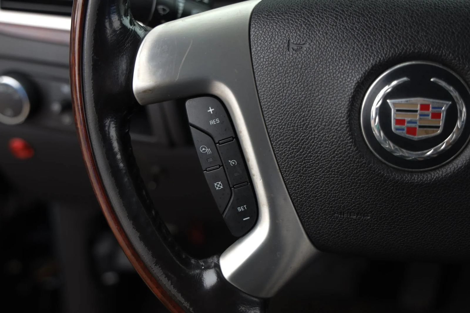 Used 2007 Cadillac Escalade EXT w/ Information Package AWD/4WD image 29