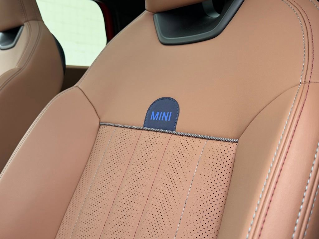 Used 2025 MINI Cooper Countryman SE w/ Comfort Package Max image 26