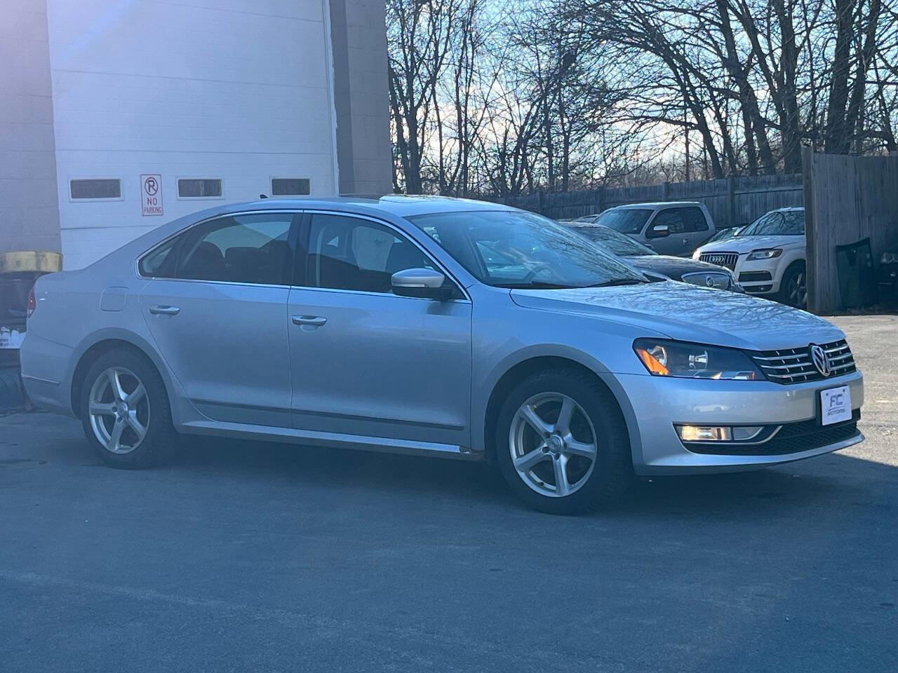 Used 2014 Volkswagen Passat TDI SE image 4