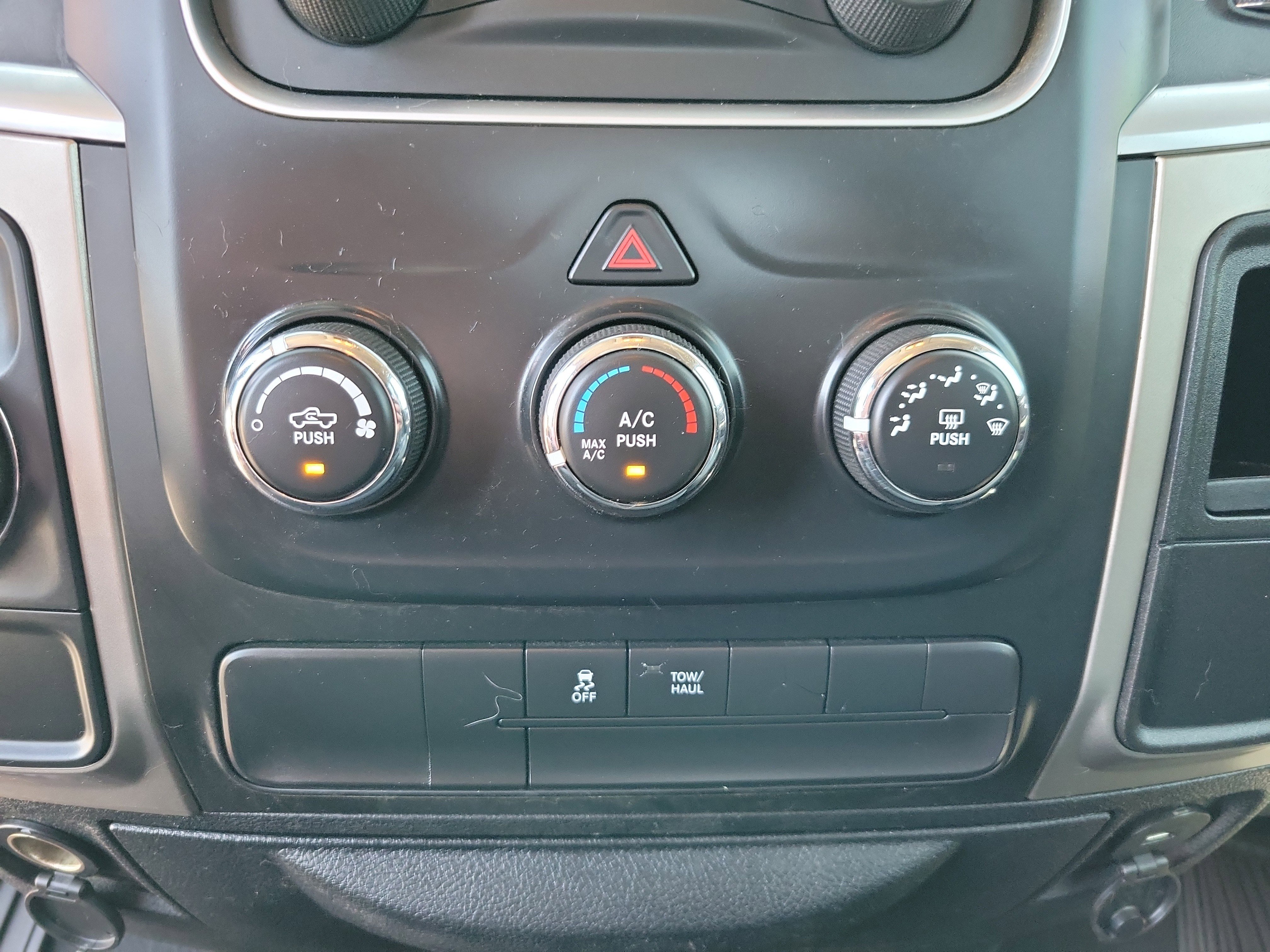 Used 2017 RAM 1500 Classic SLT image 10