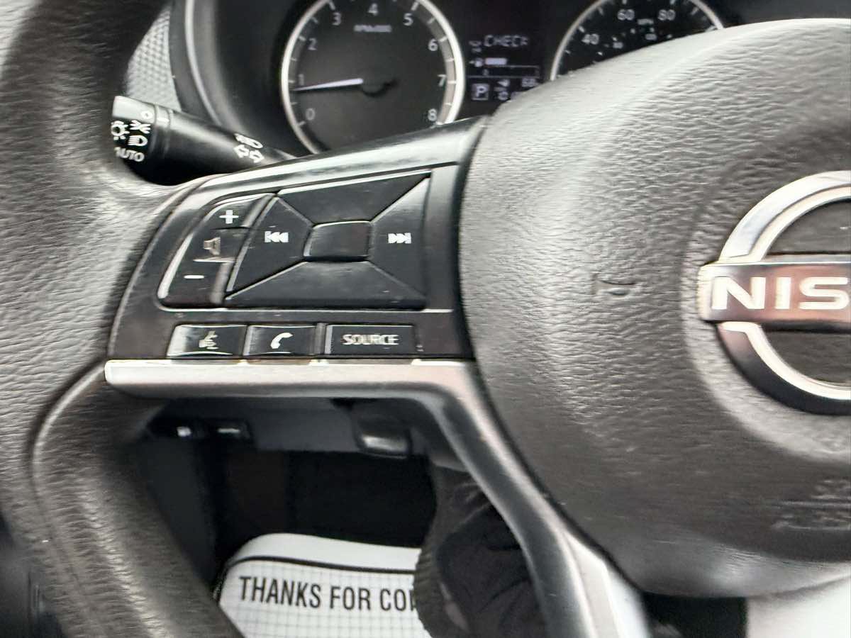 Used 2022 Nissan Kicks S image 28