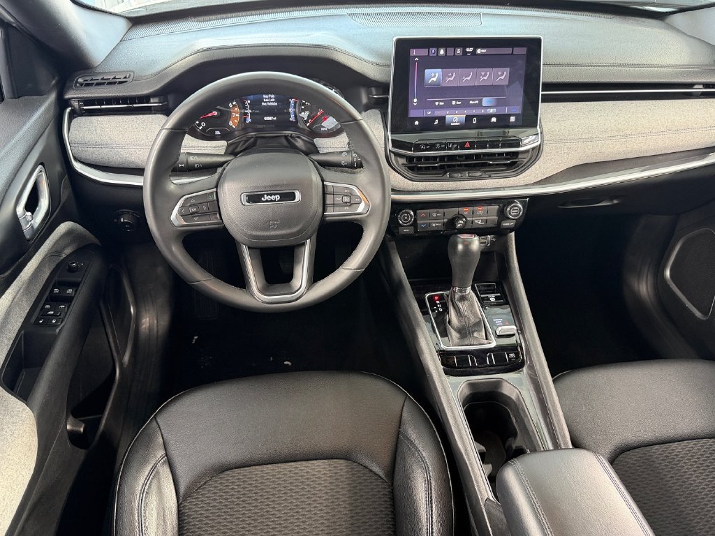 Used 2024 Jeep Compass Latitude AWD/4WD image 9