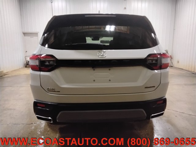 Used 2025 Honda Pilot Touring image 8