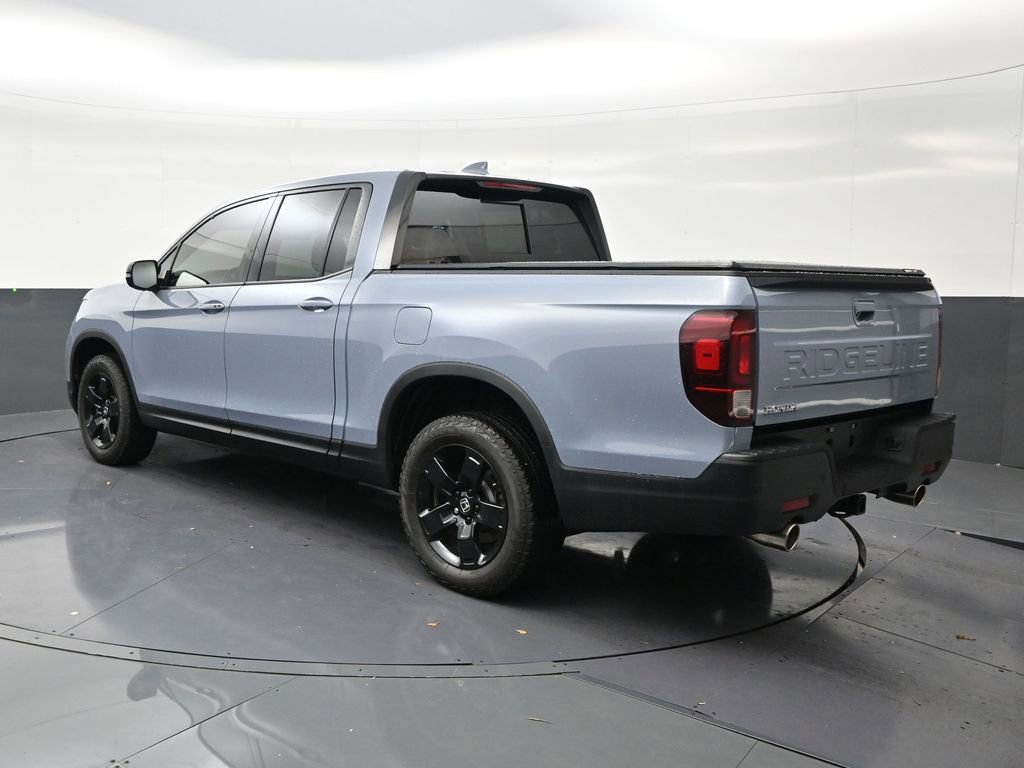 Used 2025 Honda Ridgeline Black Edition image 3