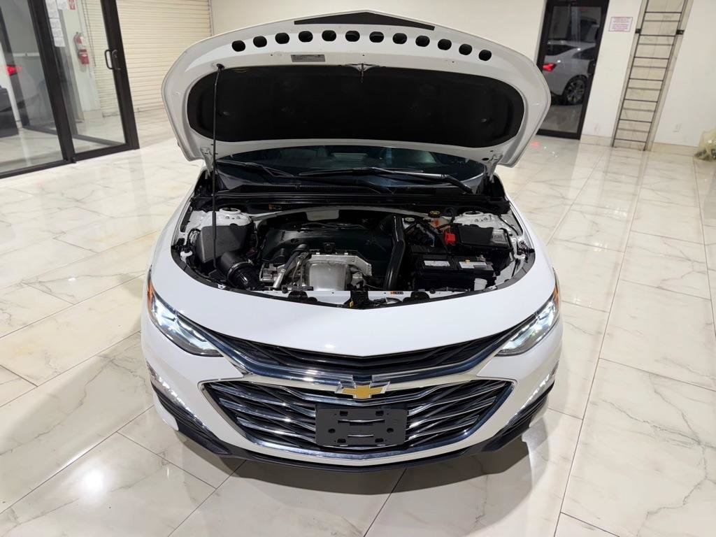 Used 2022 Chevrolet Malibu Premier FWD image 4
