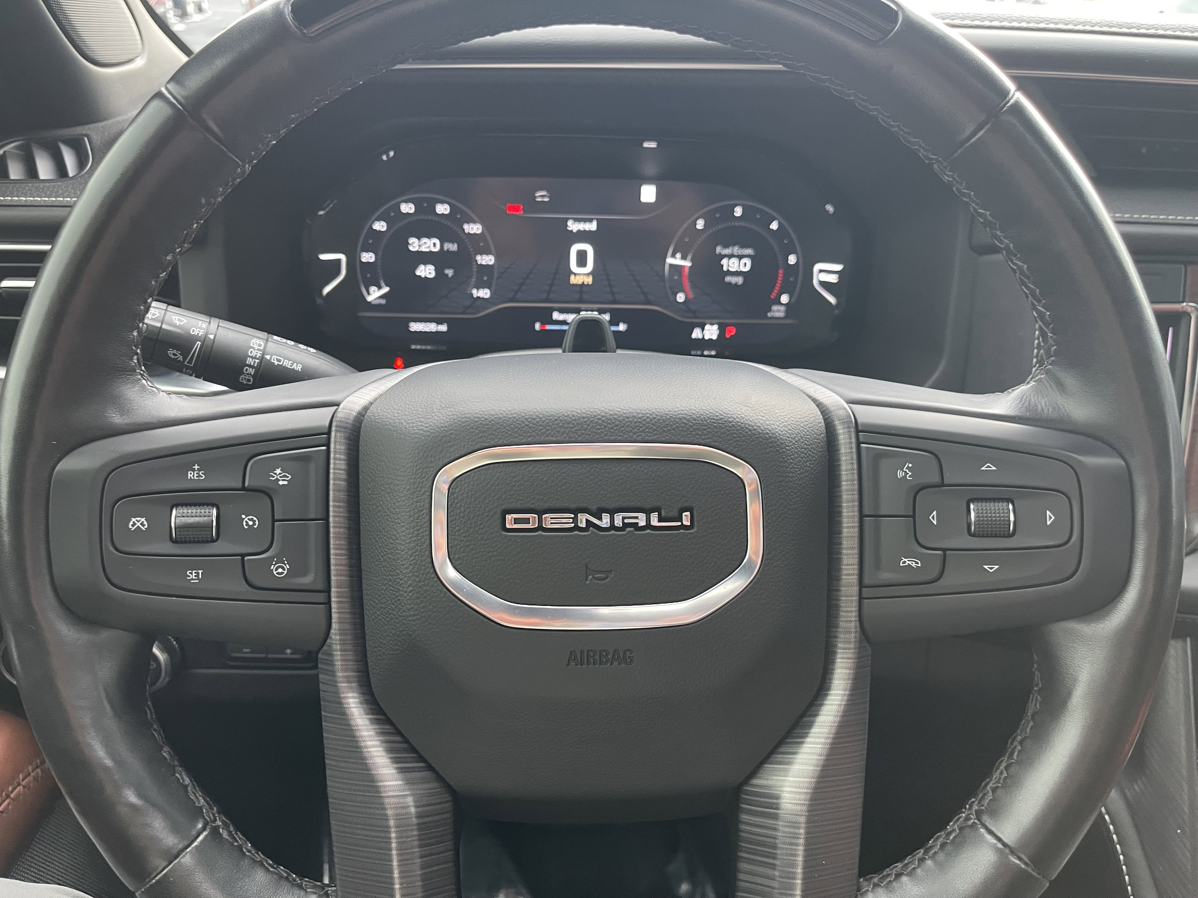 Used 2023 GMC Yukon Denali Ultimate image 30