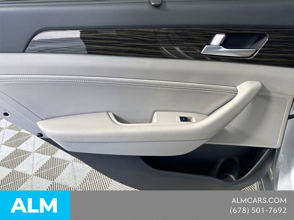 Used 2017 Hyundai Sonata Limited w/ Ultimate Package 02 image 24