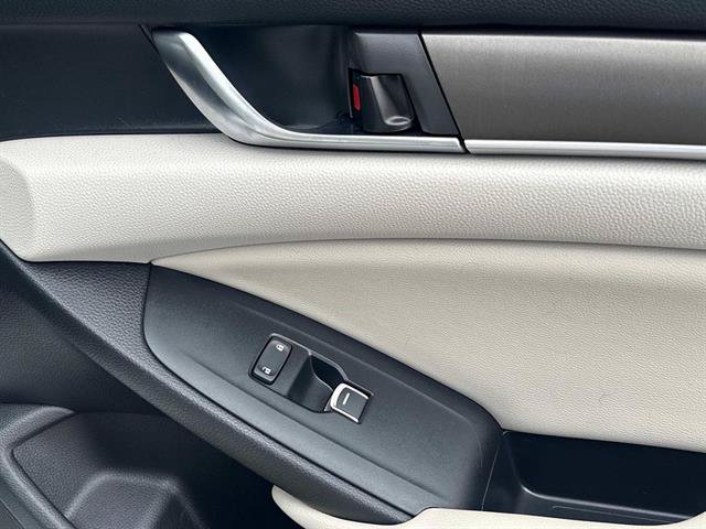Used 2018 Honda Accord LX image 13
