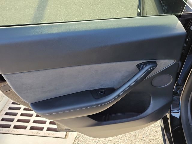 Used 2022 Tesla Model Y Performance image 10