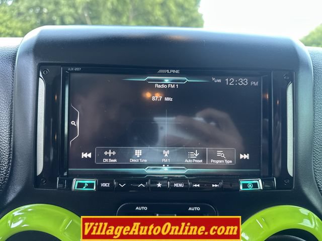 Used 2016 Jeep Wrangler Unlimited Sahara w/ Connectivity Group AWD/4WD image 16