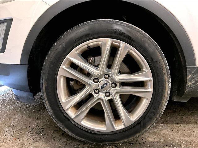 Used 2017 Ford Explorer XLT w/ Equipment Group 202A AWD/4WD image 9