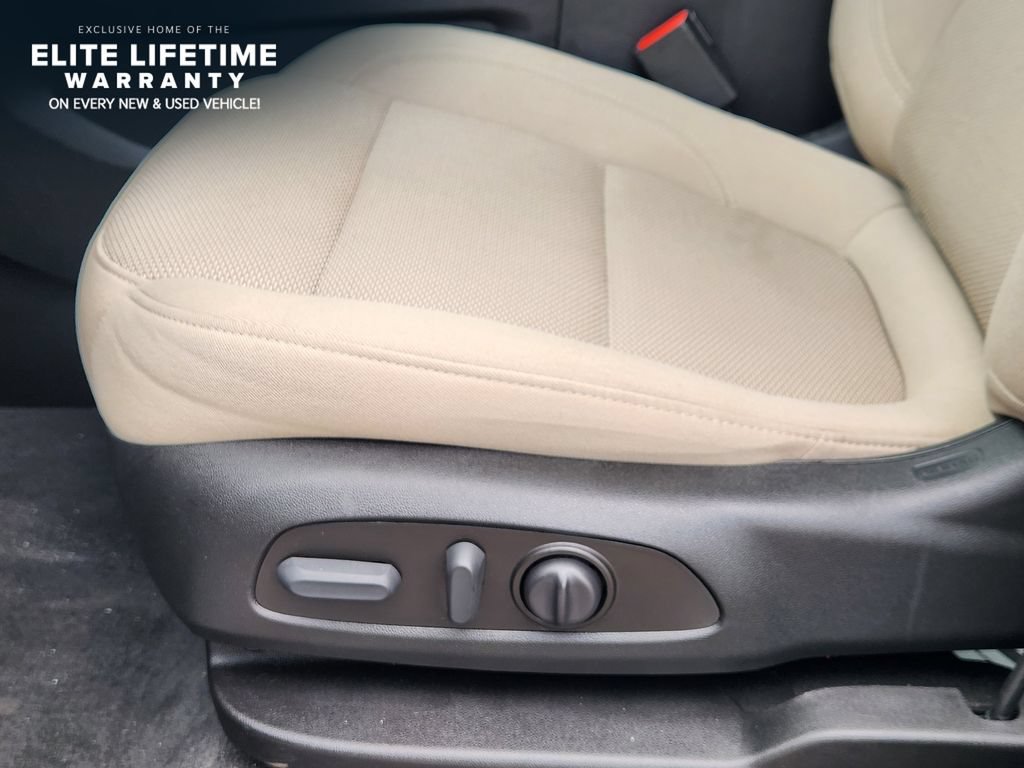 Used 2023 Chevrolet Traverse LS AWD/4WD image 23